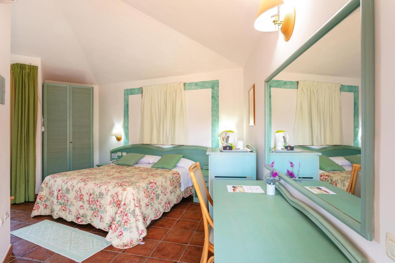 Hotel Stefania Boutique By The 4*