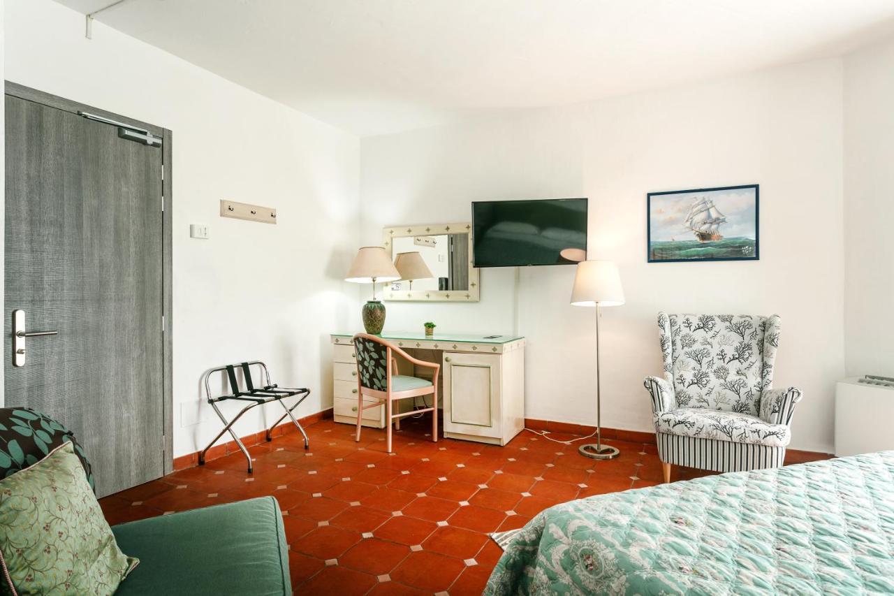 Stefania Boutique By The Olbia