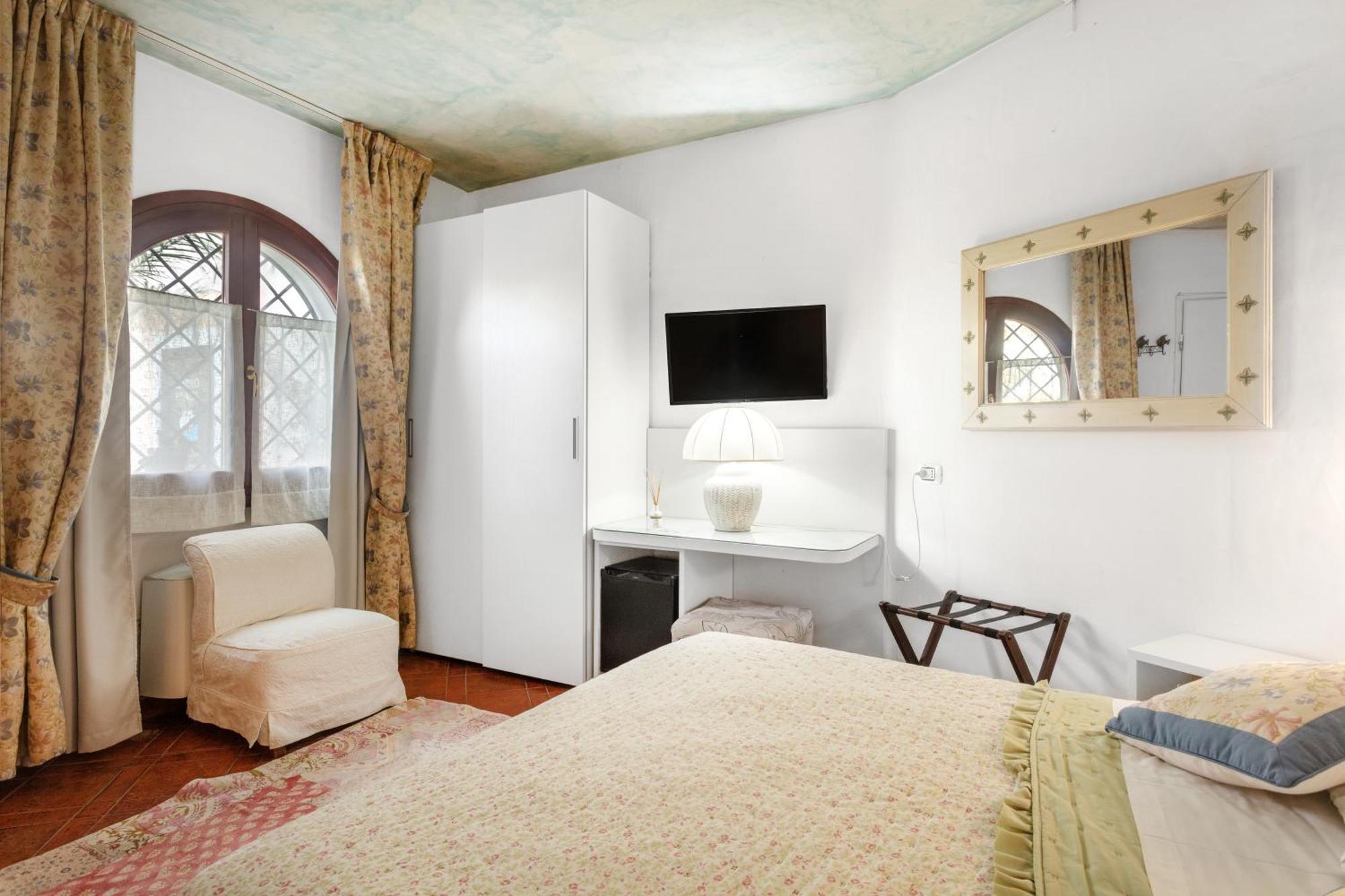 Stefania Boutique By The Hotel Olbia