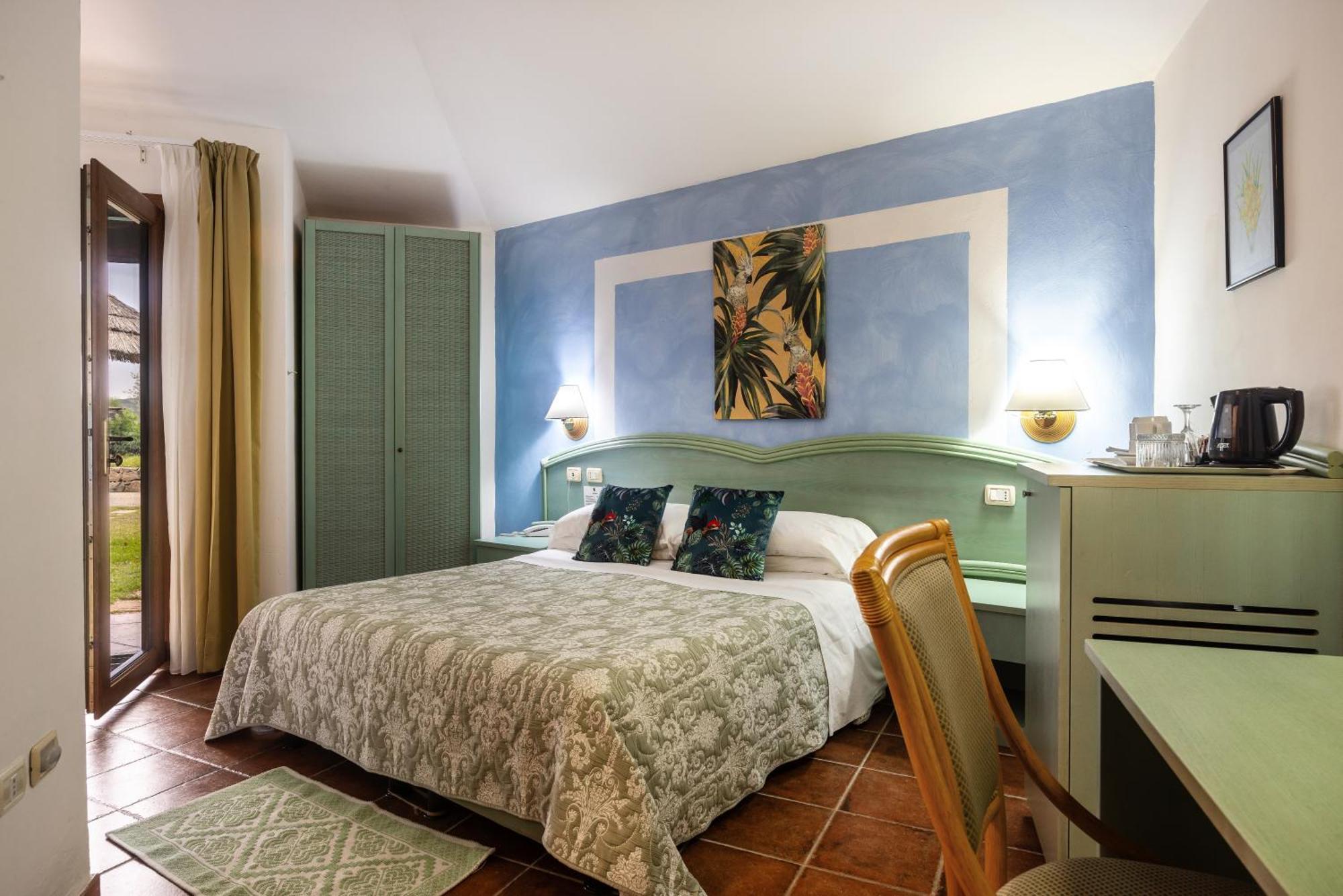 Stefania Boutique By The 4*