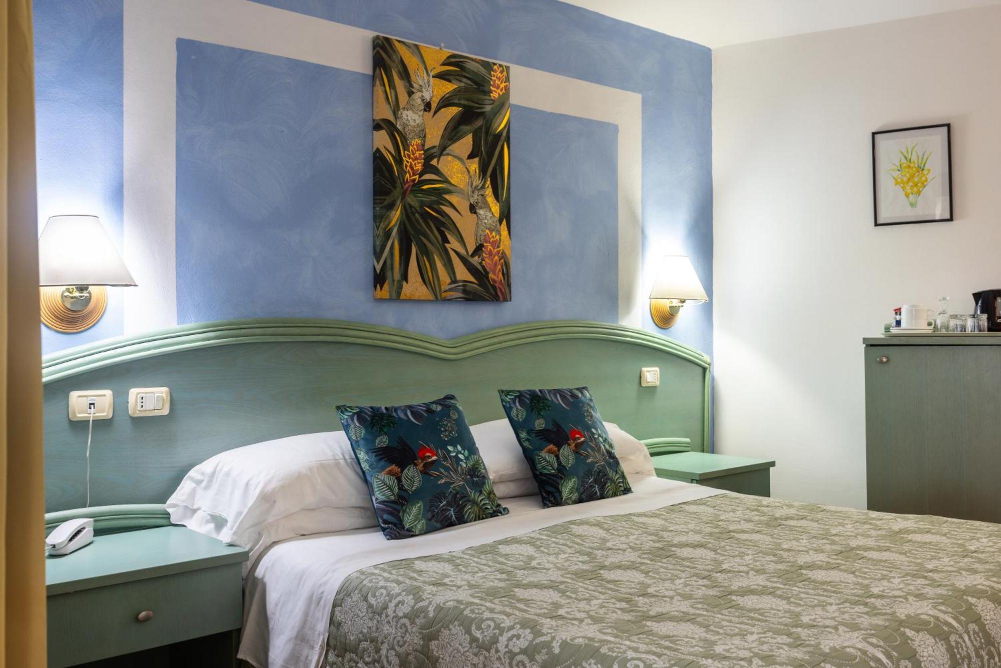 Stefania Boutique By The Hotel 4*
