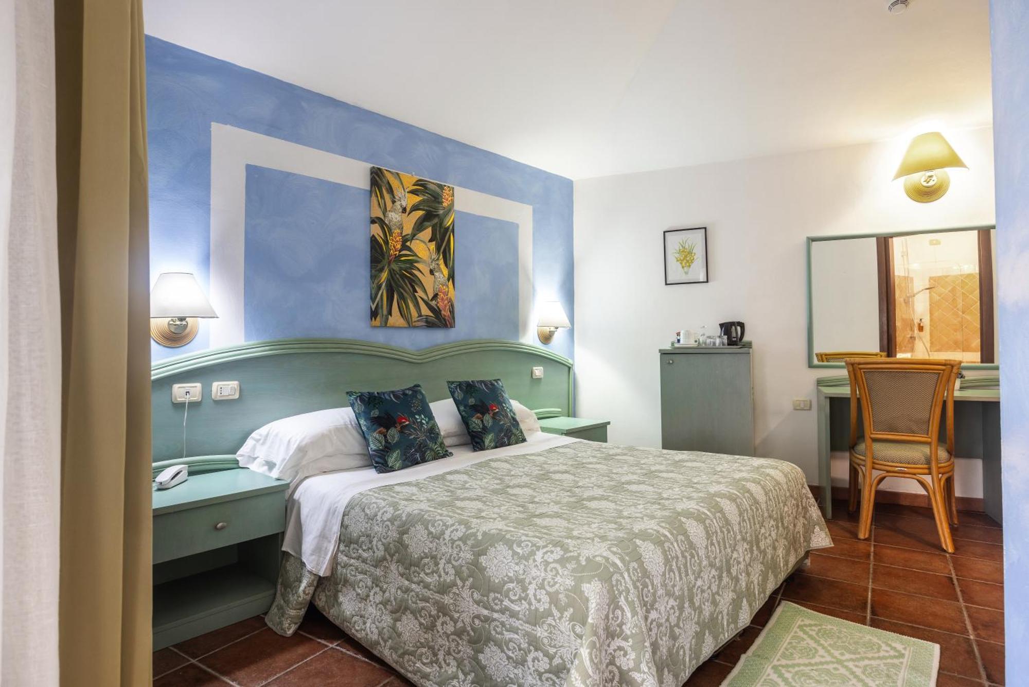 Hotel Stefania Boutique By The 4*